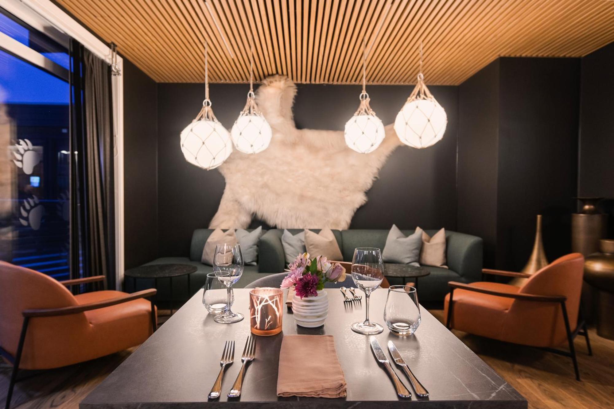 Svalbard Hotell | Polfareren Longyearbyen Eksteriør billede